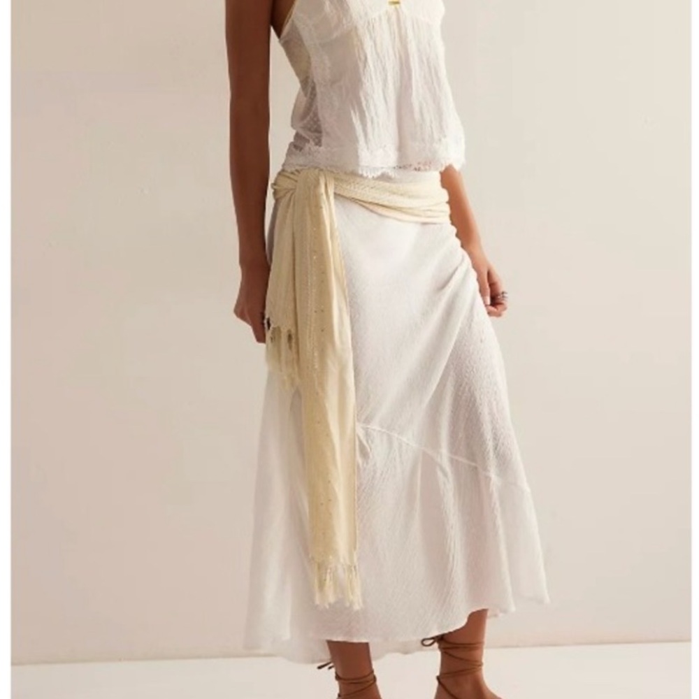 NWT Free People Size M Sweet On You Bias Half Slip Color: Cream